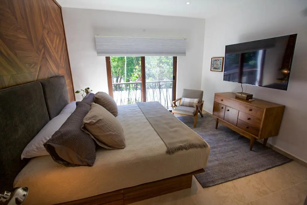 Villa Latina Tulum 0*,